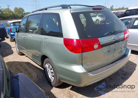 2010 Toyota Sienna Ce z USA, uszkodzony, nr VIN 5TDKK4CC9AS328158